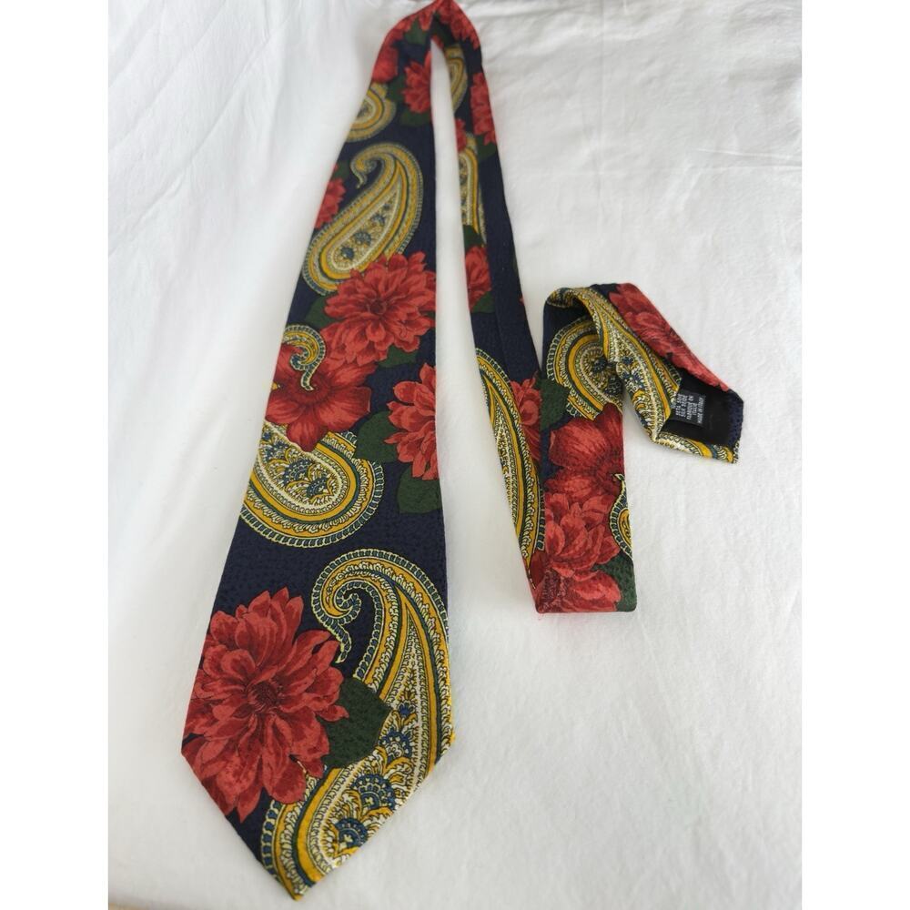 Hugo Boss Men’s 100% Silk Tie Made in Italy Red Blue Floral Pattern Neckwear
